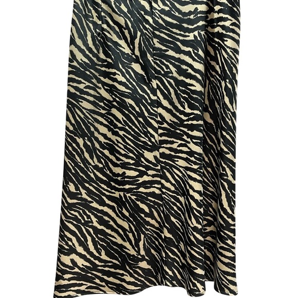 Women's H&M Tiger Print Midi Skirt Size 10, Zipper On Back, Flowy - Picture 5 of 14